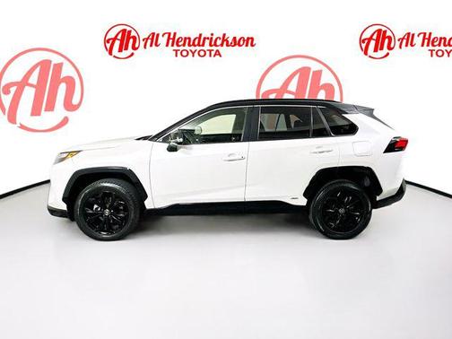 2022 Toyota RAV4 Hybrid SE