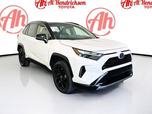 2022 Toyota RAV4 Hybrid SE