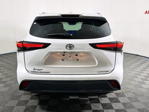 2024 Toyota Highlander Limited