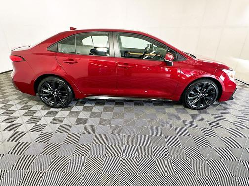 Pearl 2023 Toyota Corolla SE