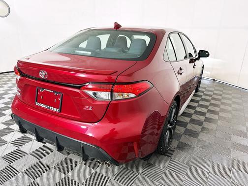 Pearl 2023 Toyota Corolla SE