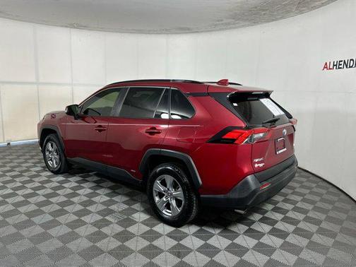 2022 Toyota RAV4 Hybrid SE