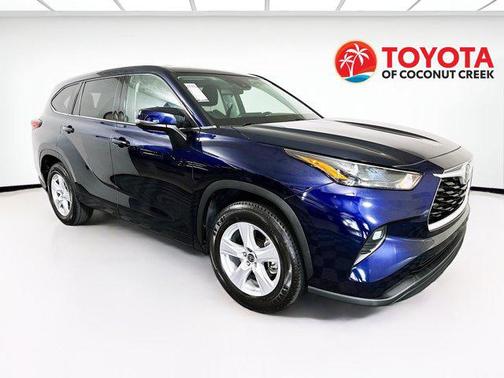 2022 Toyota Highlander LE