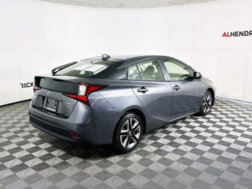 2022 Toyota Prius XLE