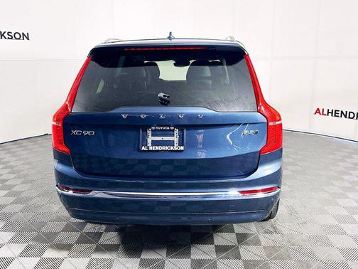 2025 Volvo XC90 B5 Core