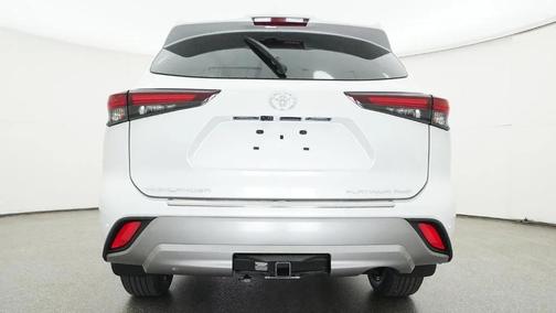 Wind Chill Pearl 2026 Toyota Highlander Platinum