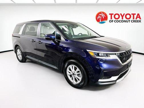 2024 Kia Carnival LX