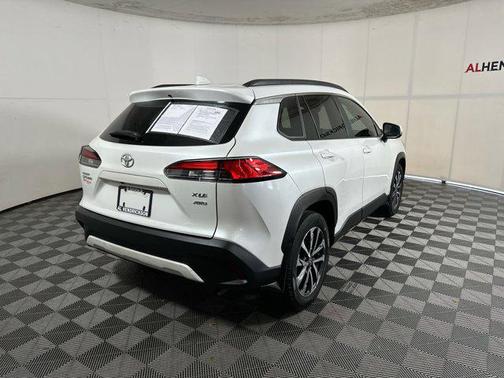 2024 Toyota Corolla Cross XLE
