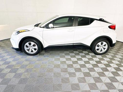 Blizzard Pearl 2019 Toyota C-HR LE