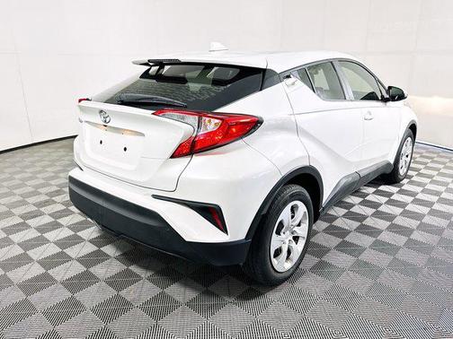 Blizzard Pearl 2019 Toyota C-HR LE