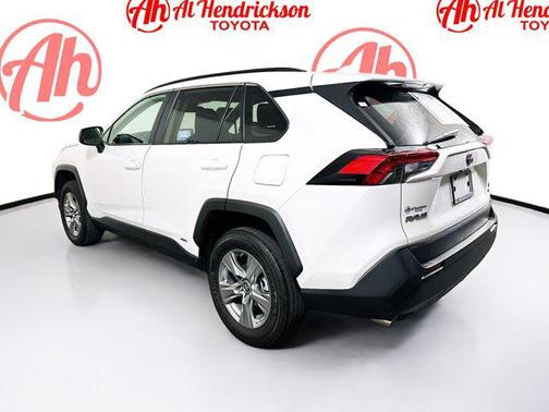 2024 Toyota RAV4 Hybrid SE
