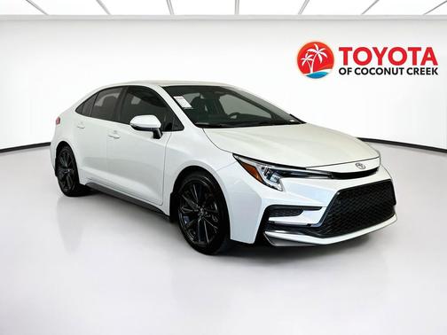 Pearl 2025 Toyota Corolla SE
