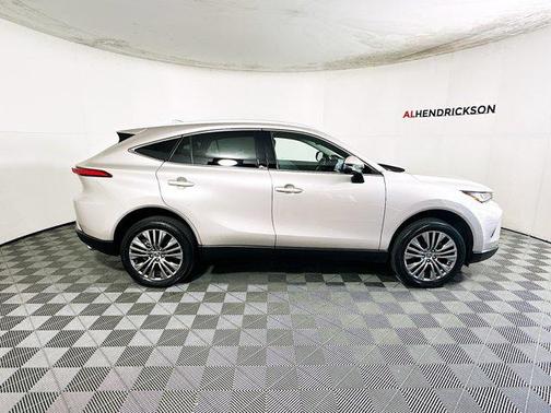 2023 Toyota Venza LE