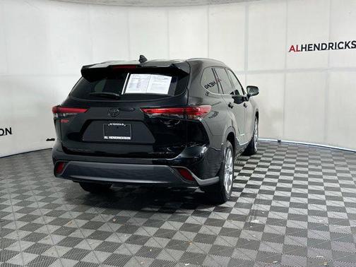2022 Toyota Highlander Limited
