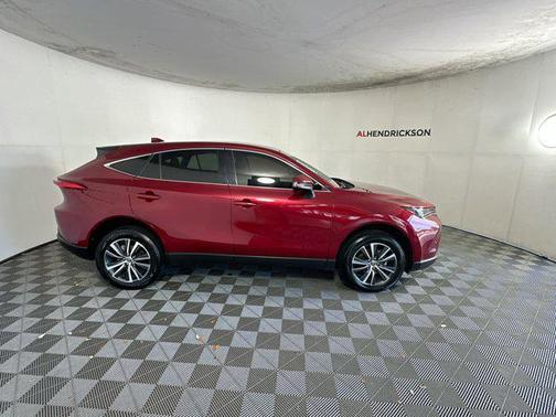 2022 Toyota Venza LE