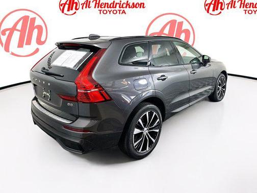 2024 Volvo XC60 B5 Plus Dark Theme