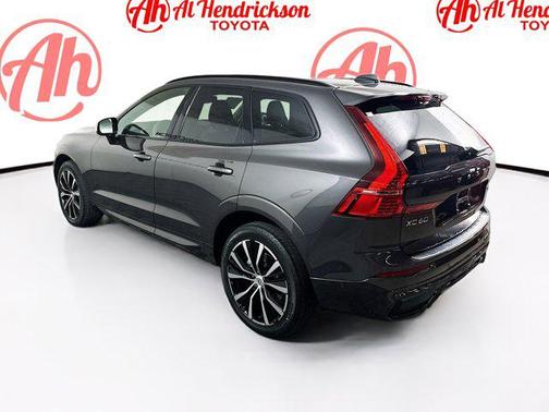 2024 Volvo XC60 B5 Plus Dark Theme