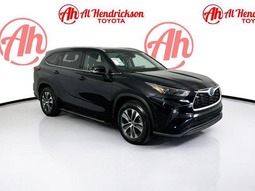 2022 Toyota Highlander Hybrid XLE