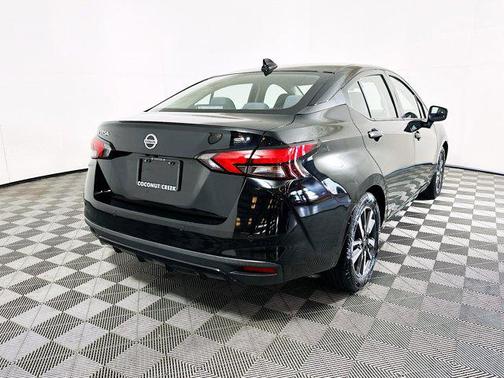 Super Black 2021 Nissan Versa 1.6 SV