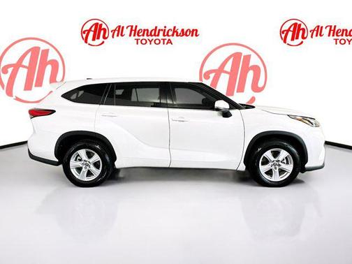2022 Toyota Highlander LE