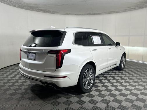 Crystal White Tricoat 2022 Cadillac XT6 Premium Luxury FWD