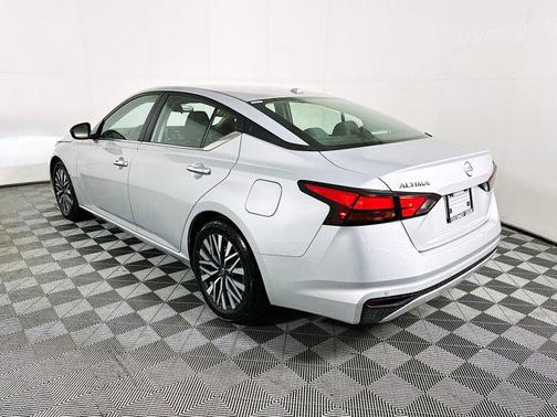 Brilliant Silver Metallic 2024 Nissan Altima 2.5 SV