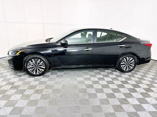 Super Black 2024 Nissan Altima 2.5 SV