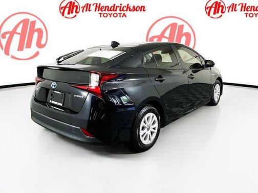 2021 Toyota Prius LE