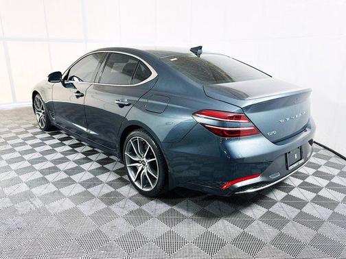 Hallasan Green 2023 Genesis G70 2.0T RWD