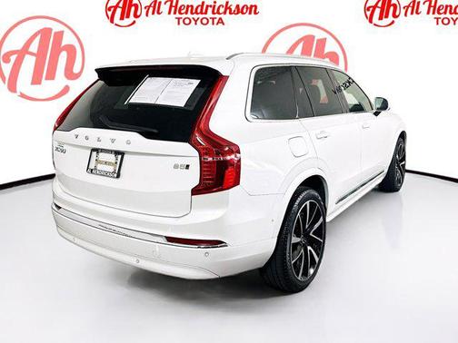 2024 Volvo XC90 B5 Plus Bright Theme