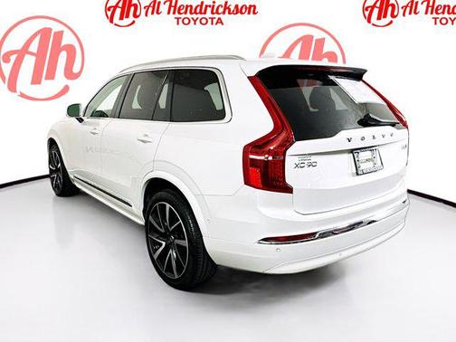 2024 Volvo XC90 B5 Plus Bright Theme