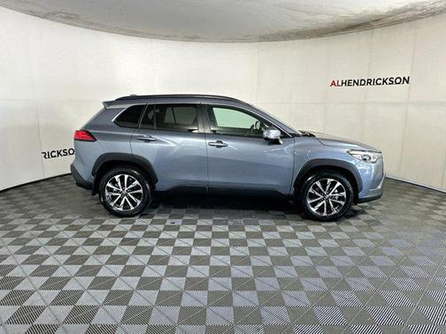 2024 Toyota Corolla Cross XLE