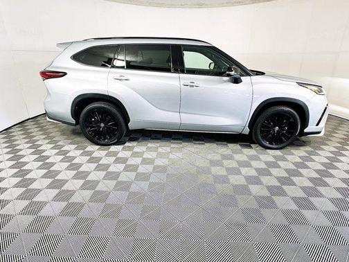 2025 Toyota Highlander XSE