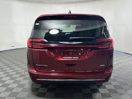 Velvet Red Pearlcoat 2023 Chrysler Pacifica Touring L