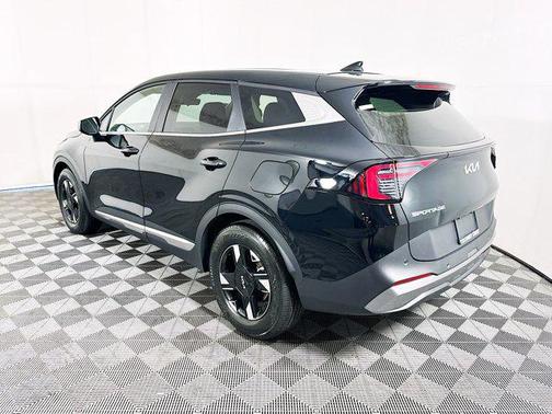 Ebony Black 2026 Kia Sportage LX
