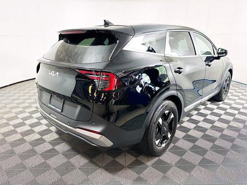 Ebony Black 2026 Kia Sportage LX