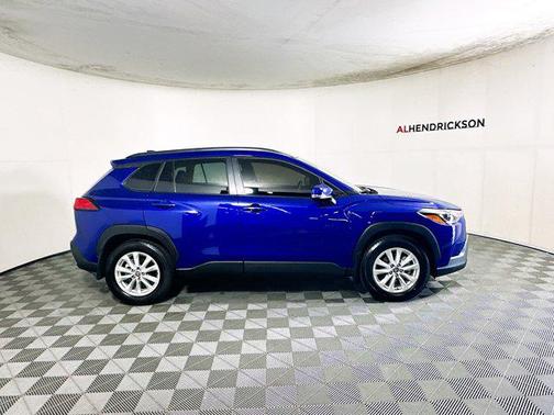 2024 Toyota Corolla Cross LE