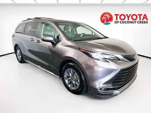 2023 Toyota Sienna XLE