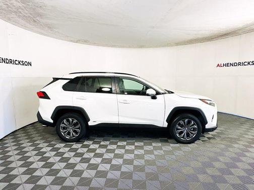 2022 Toyota RAV4 Hybrid XLE Premium