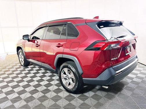 Pearl 2022 Toyota RAV4 XLE