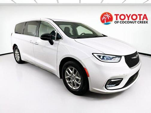 2025 Chrysler Pacifica L