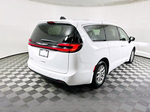 2025 Chrysler Pacifica L