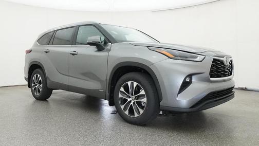 Heavy Metal 2026 Toyota Highlander Hybrid XLE