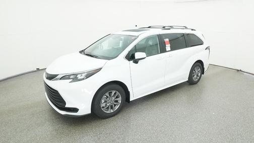 2025 Toyota Sienna LE
