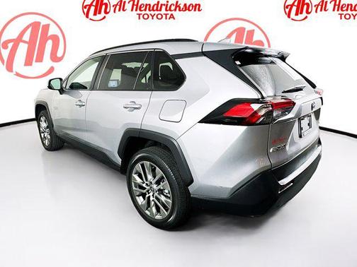 2023 Toyota RAV4 XLE Premium