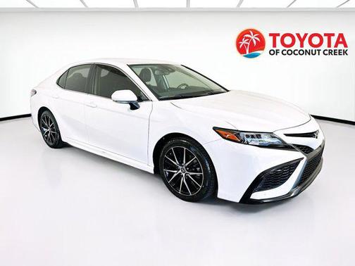 2022 Toyota Camry SE