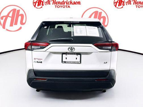 2022 Toyota RAV4 LE