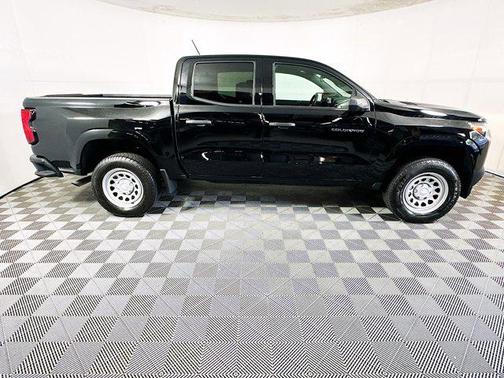 2024 Chevrolet Colorado WT