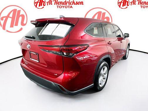 2022 Toyota Highlander LE