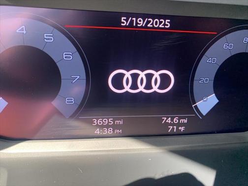 2024 Audi Q3 Premium 45 TFSI S line quattro Tiptronic